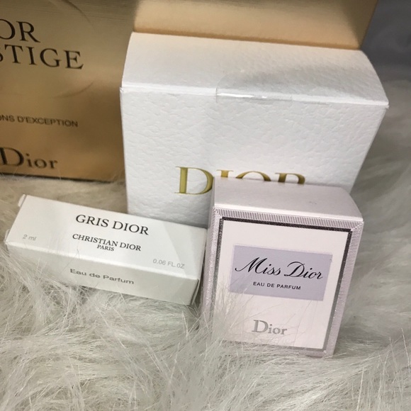 Dior Prestige Exceptional Cotton Pads w/ Perfume & Lip Samples and Dust Bag - Picture 8 of 12